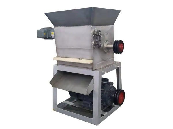 Cassava grating machine